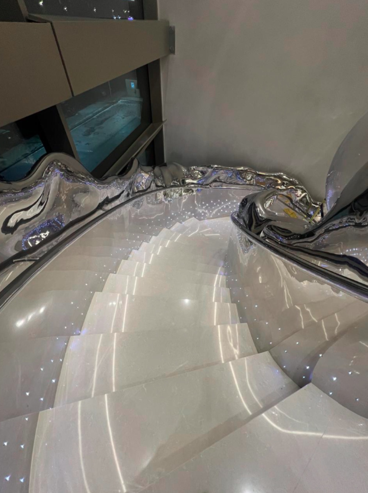 Noble Group — Luxury Hotel
